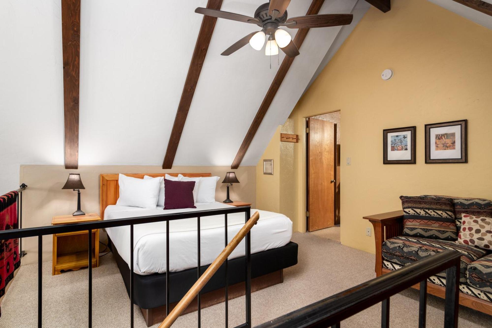Pines Hotel 4*